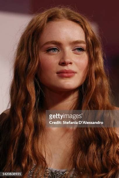 3,070 Sadie Sink Photos & High Res。